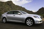  Lexus LS:  