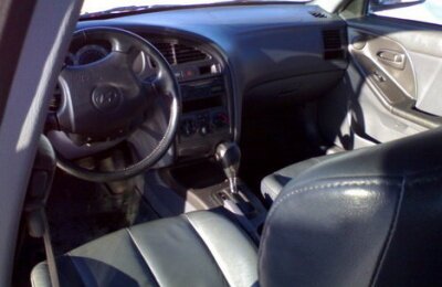 Hyundai Elantra ( ) 2001 ..