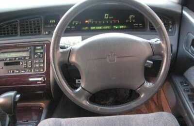 Toyota Crown ( ) 1995 ..