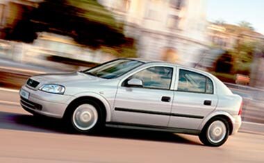 Opel Astra -   